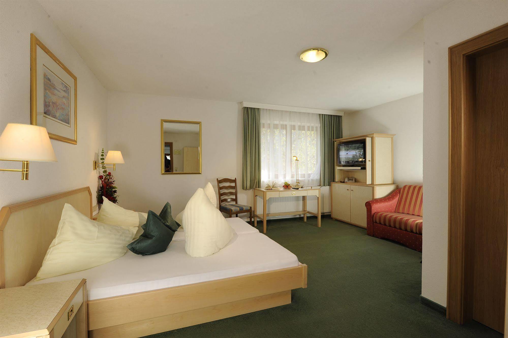 Hotel Alpina Superior Pettneu am Arlberg Exterior foto